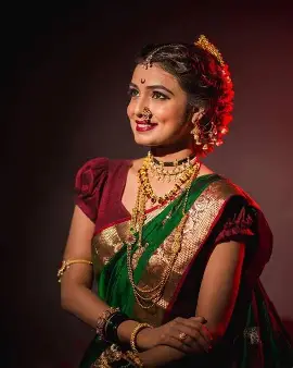 Nauvari Saree Look
