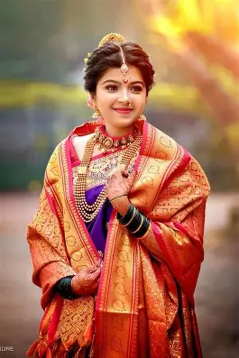 Nauvari Saree Look