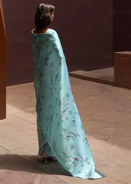 Should Saree Touch the Floor ?